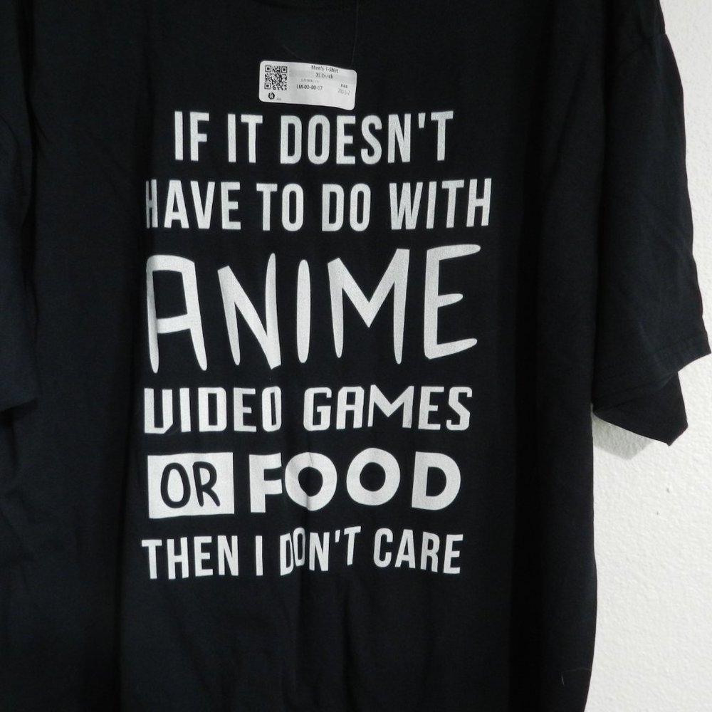 ⭐️ Short sleeve anime graphic t-shirt, NWT